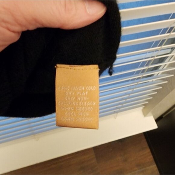 Katherine Kelly Long Turtleneck Cashmere Sweater Black Size: Medium - Picture 3 of 5